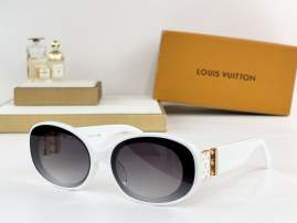 Picture of Louis Vuitton Sunglasses _SKUfw76324532fw